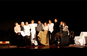 Actuación de la compañía de teatro “La luciérnaga”, en la Residencia Nuestra Casa de Collado Villalba (Madrid)