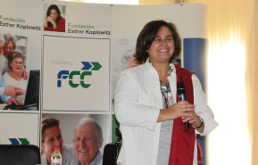 Friday lecture: Dentist Rodriguez-Vilaboa talks about the power of smiles