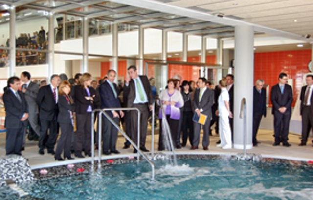 Valencia Region President inaugurates sports centre in Denia (Alicante)