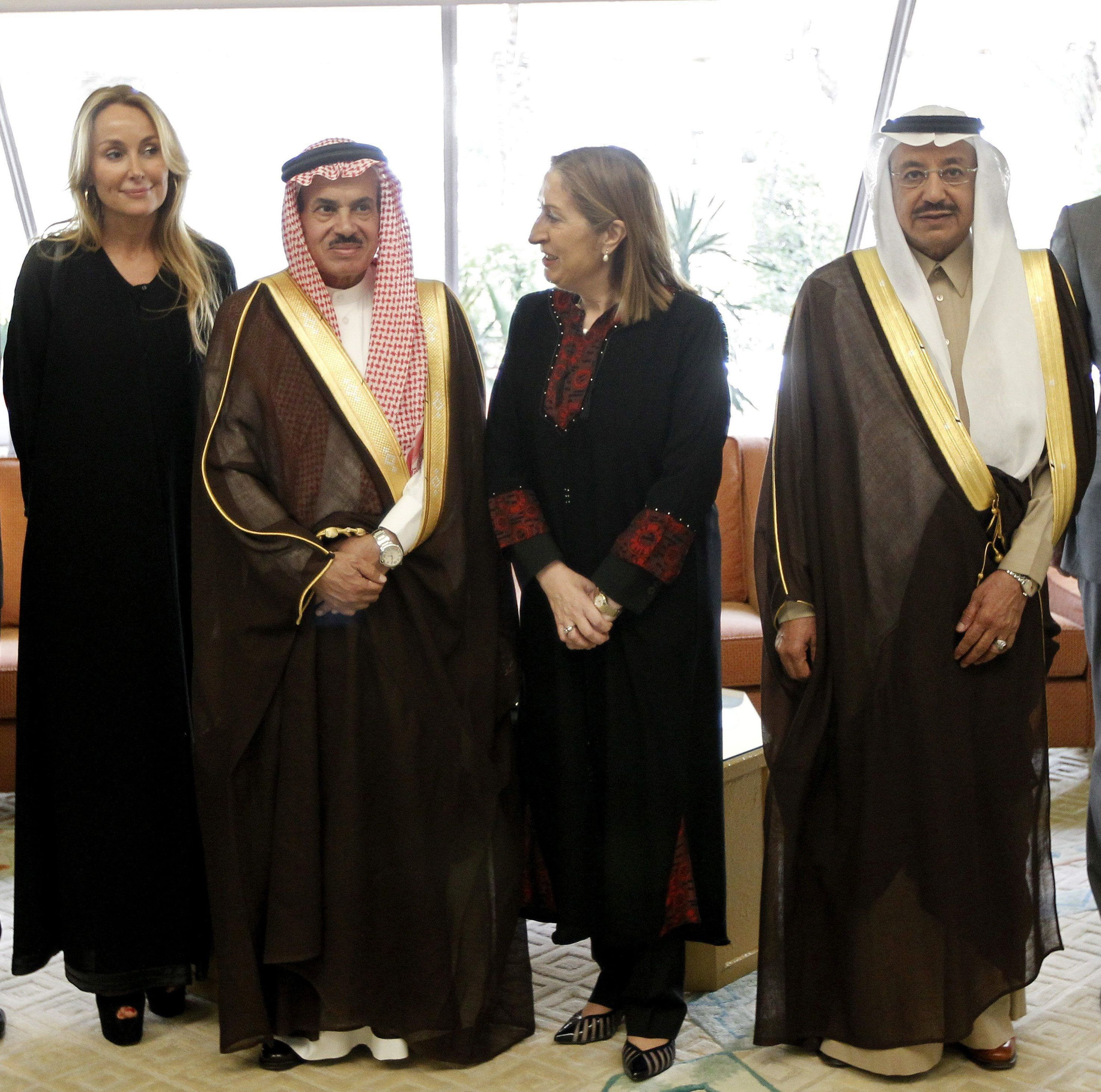 Spain's Infrastructure Minister meets FCC'S Chairman and CEO in Riyadh to discuss the subway project