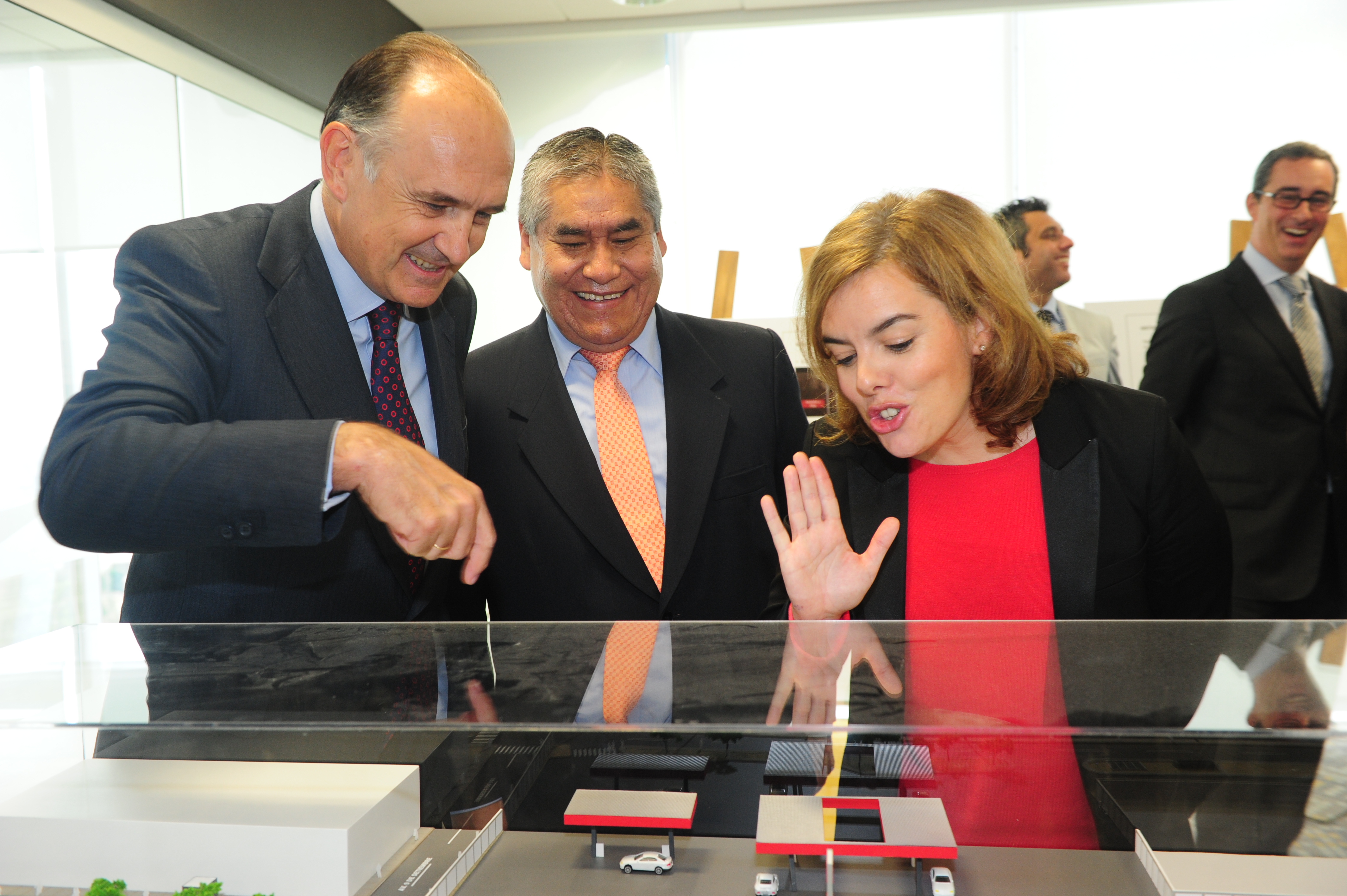 Juan Béjar shares details of the Lima Metro Project with Spain's Deputy Premier