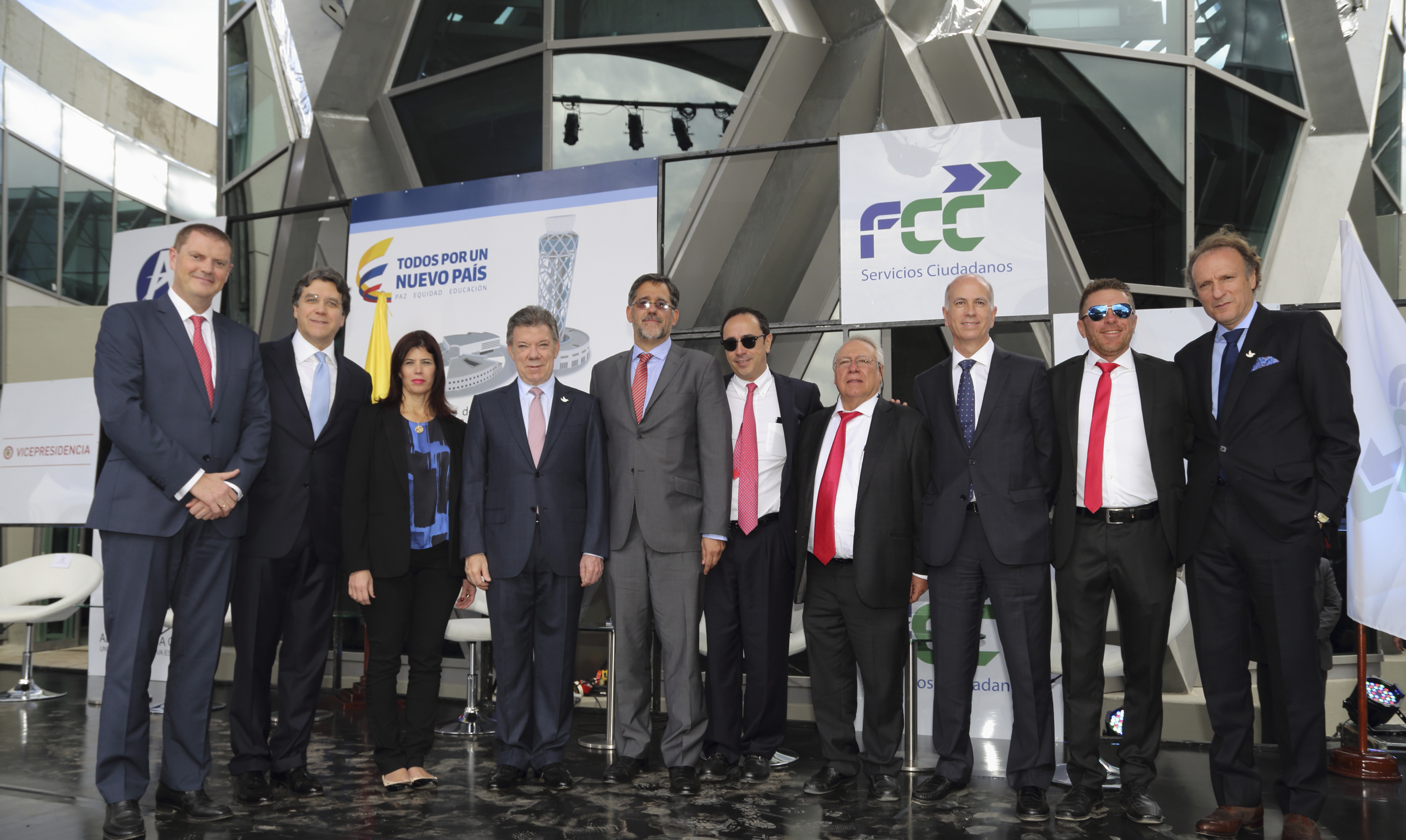 FCC inaugura la nueva Torre de control del Aeropuerto de Bogotá con la presencia del presidente de Colombia<br />