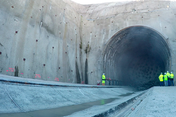 &nbsp; FCC Construcción realiza el cale del túnel de bolaños en la línea de alta velocidad Madrid-Galicia