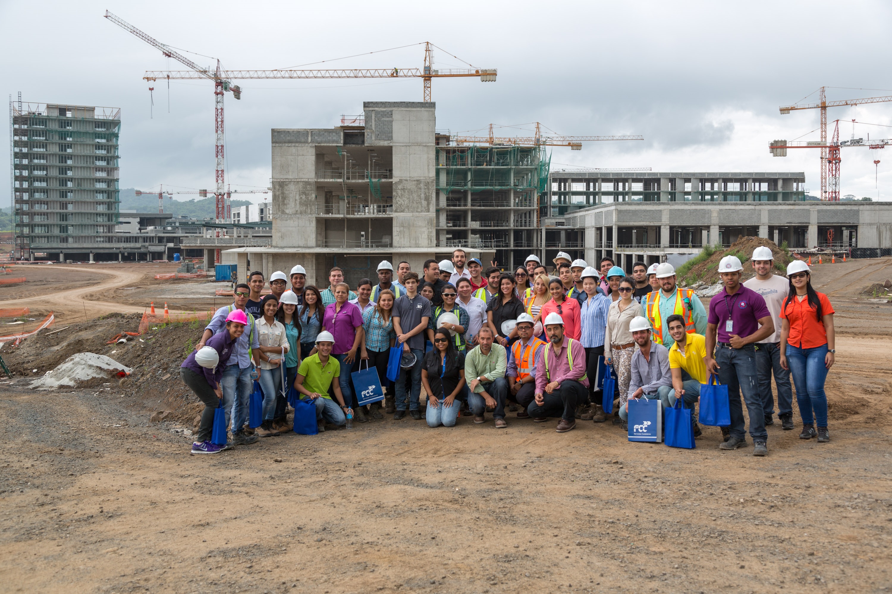 Students at USMA visit the ongoing works by FCC Construcción at Ciudad de la Salud in Panama