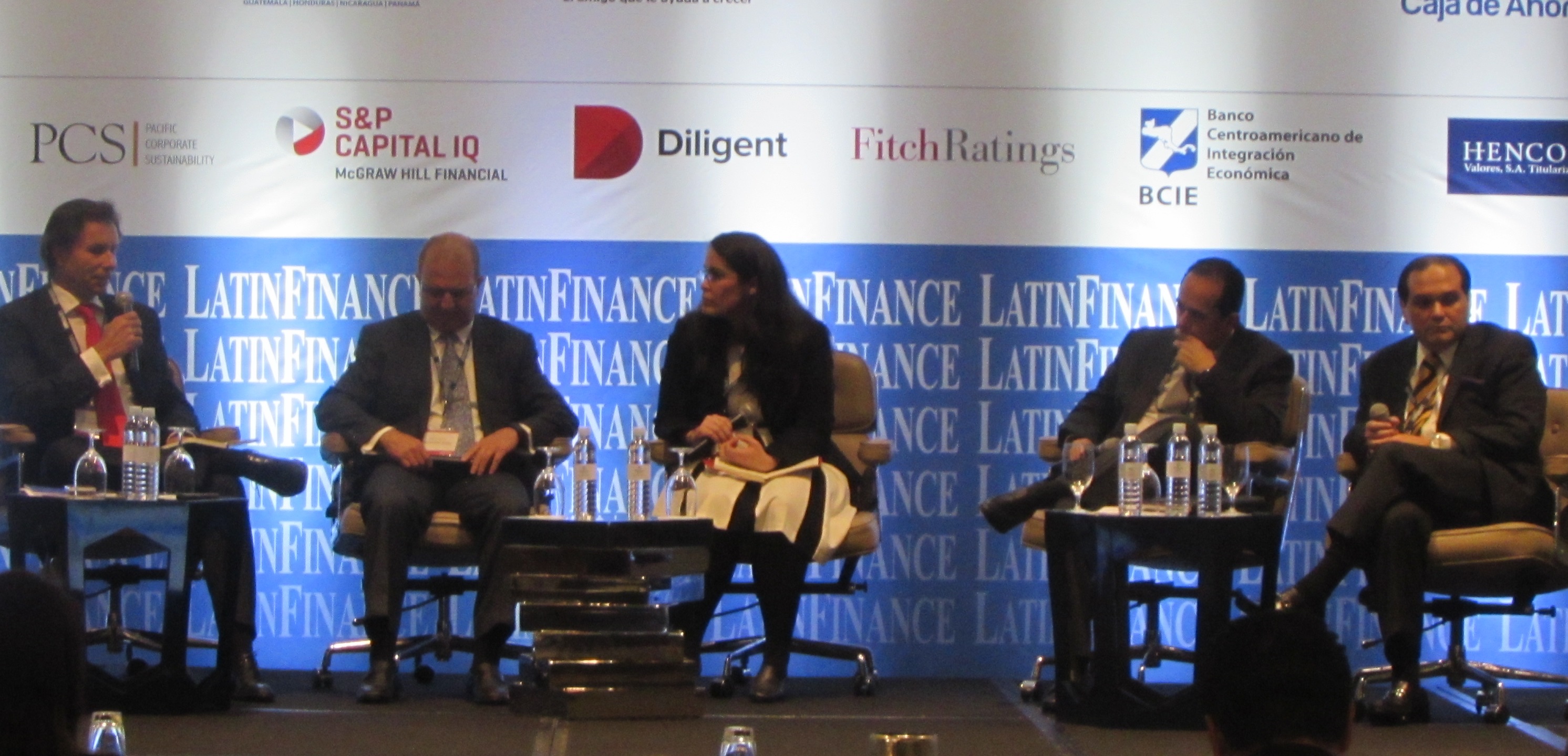 FCC participa en el segundo Foro Centroamericano de Finanzas e Inversión en Panamá